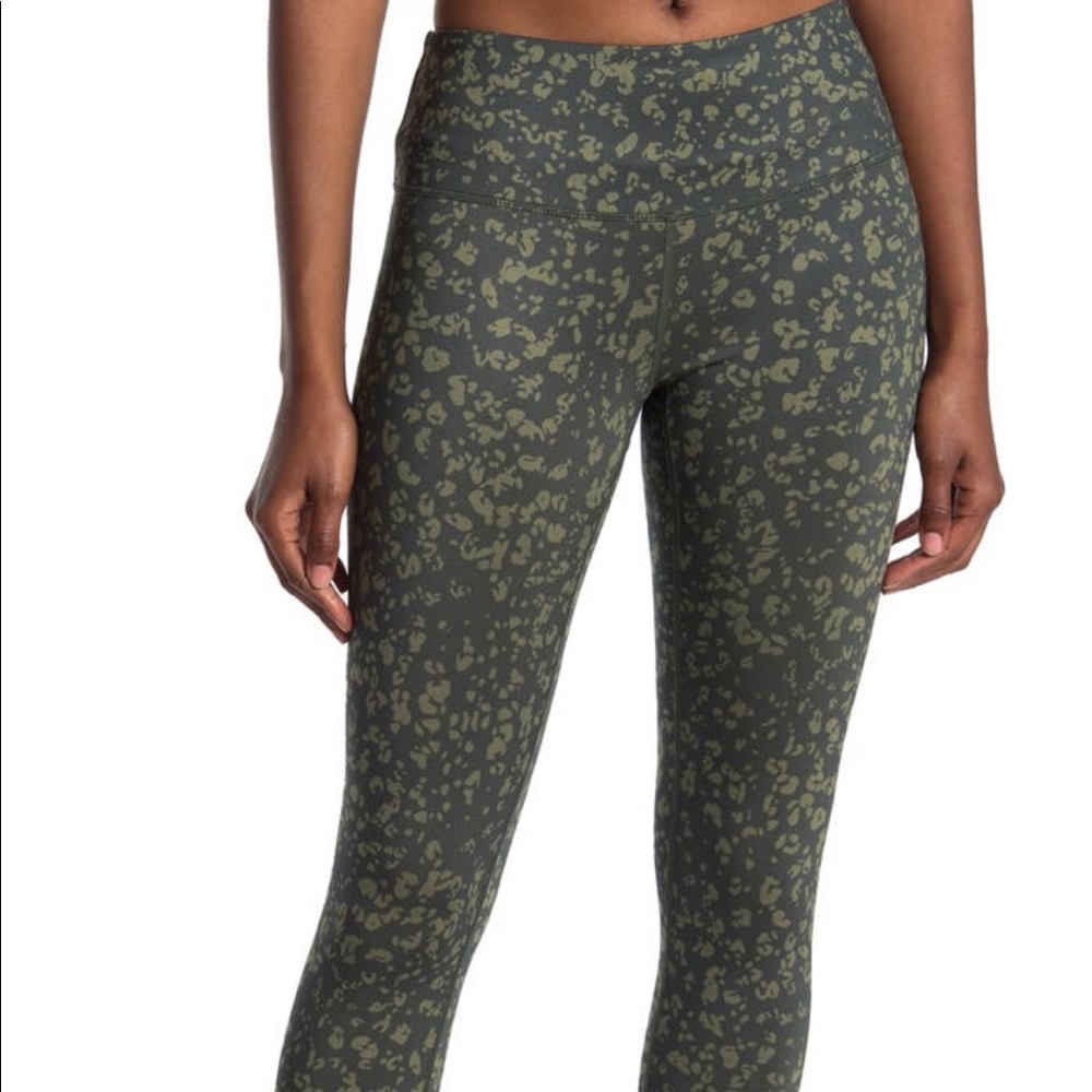 COPY - NWOT Z BY ZELLA Printed Daily High Waist 7/8 Leggings (Size Small)